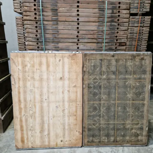 Panneau de coffrage Mélèze (140cm X 97cm).webp