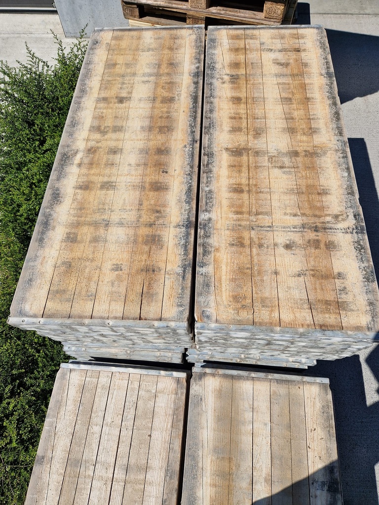 Panneau de coffrage (175cm X 65cm)