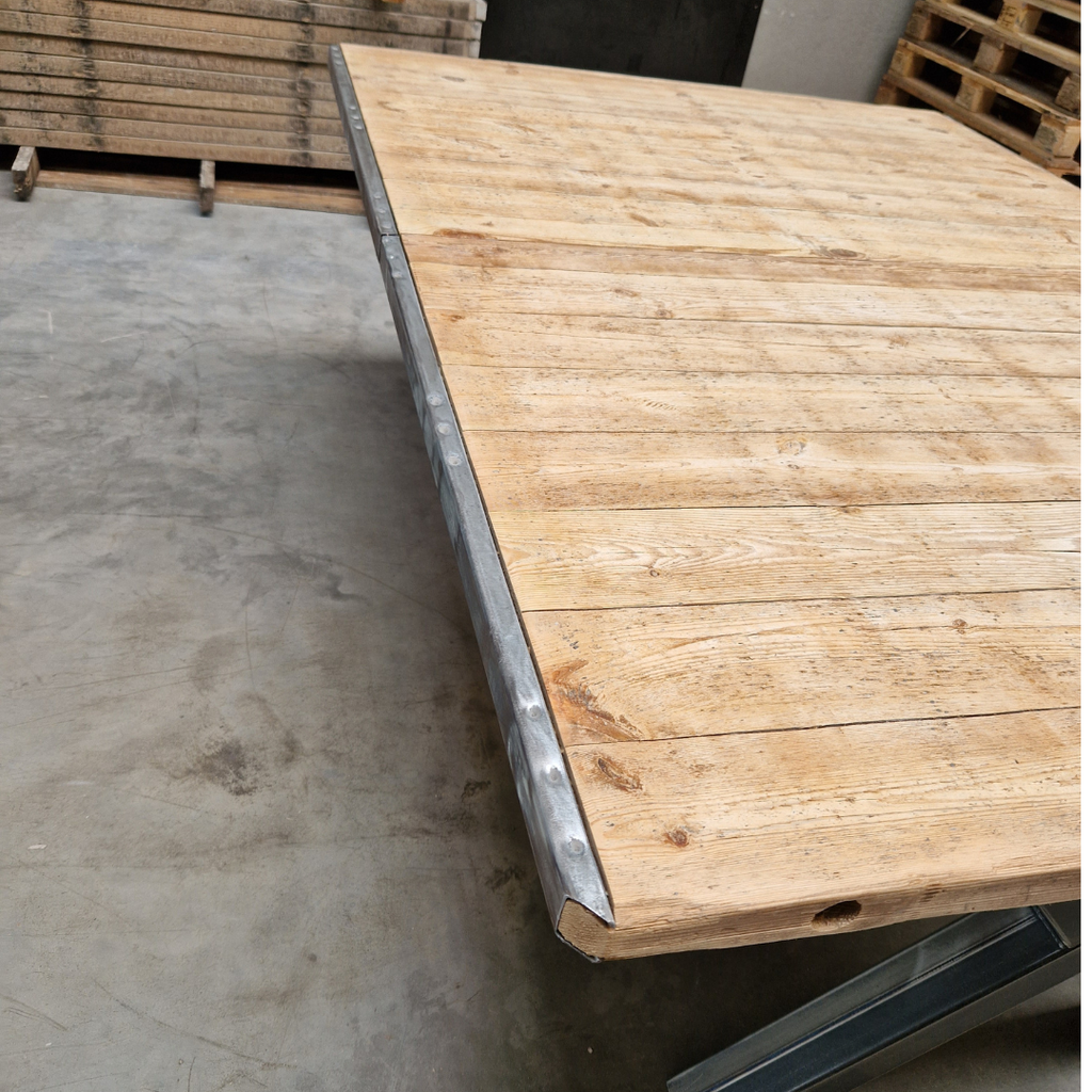 Table industrielle 210CM x 140CM